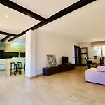 V&v Lloret-villa Wilma, Casa A 800m Playa Fenals Con Aire Acondicionado Y Piscina Comunitaria Con Jardin Λορέτ Ντε Μαρ
