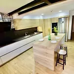 V&v Lloret-villa Wilma, Casa A 800m Playa Fenals Con Aire Acondicionado Y Piscina Comunitaria Con Jardin Σπίτι διακοπών *